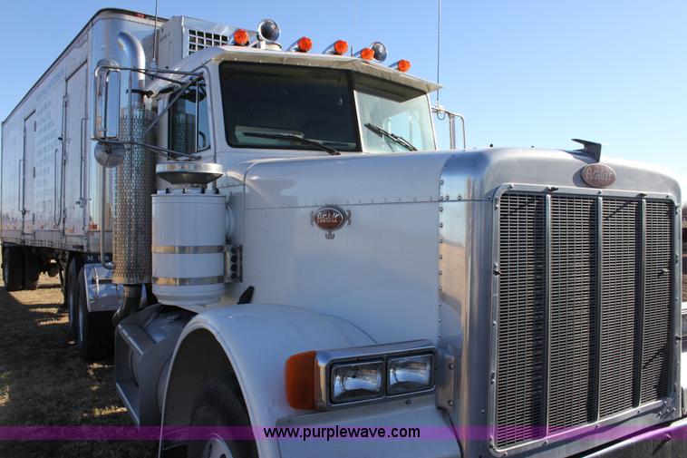 image for item 6809 1987 Peterbilt 379 semi truck
