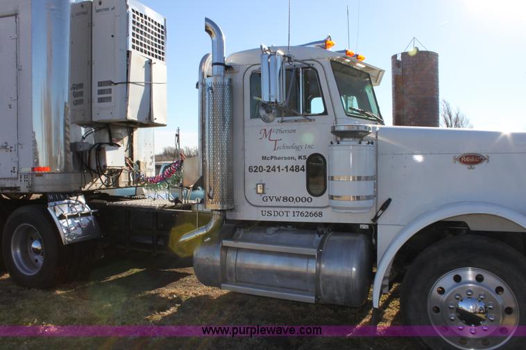 image for item 6809 1987 Peterbilt 379 semi truck