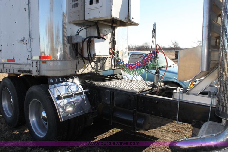 image for item 6809 1987 Peterbilt 379 semi truck