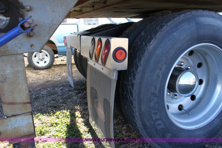 image for item 6809 1987 Peterbilt 379 semi truck