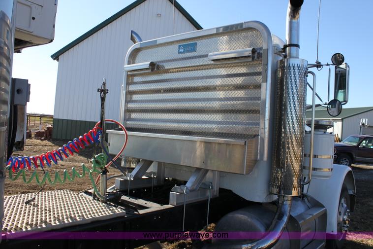 image for item 6809 1987 Peterbilt 379 semi truck