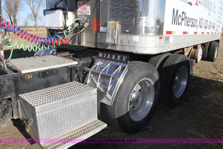 image for item 6809 1987 Peterbilt 379 semi truck