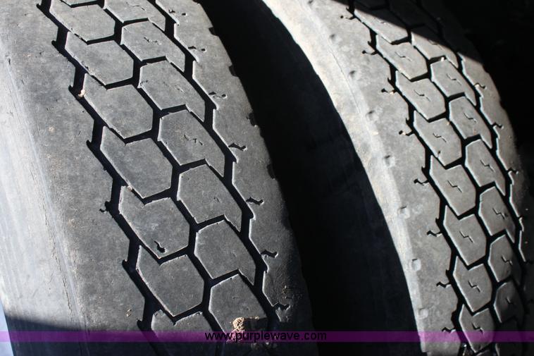 image for item 6809 1987 Peterbilt 379 semi truck