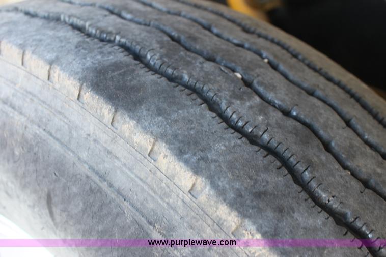 image for item 6809 1987 Peterbilt 379 semi truck