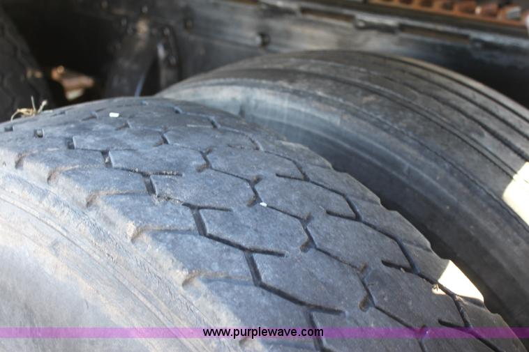 image for item 6809 1987 Peterbilt 379 semi truck