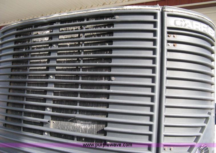 image for item 8098 Carrier Phoenix Ultra Ultima 53 R22 refrigeration unit