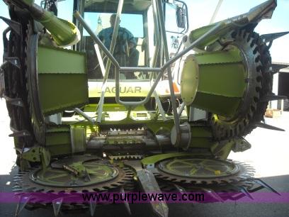 image for item 1000 2006 Claas RU600 Xtra forage head