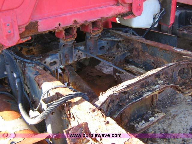 image for item 1502 2001 Freightliner FL70 conventional cab truck