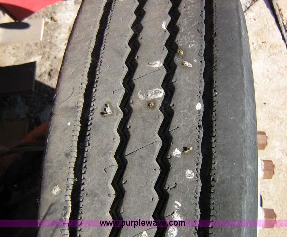 image for item 1502 2001 Freightliner FL70 conventional cab truck