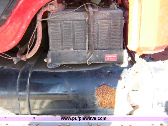 image for item 1502 2001 Freightliner FL70 conventional cab truck