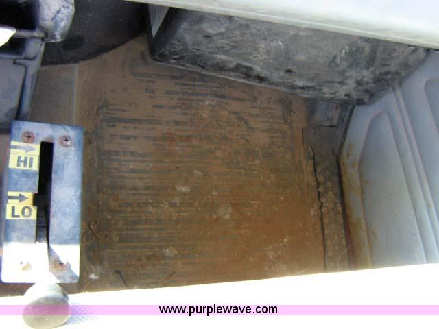 image for item 1502 2001 Freightliner FL70 conventional cab truck