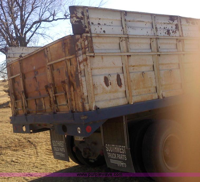 image for item 1610 1973 GMC 9500TS tandem axle grain truck