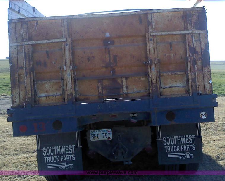 image for item 1610 1973 GMC 9500TS tandem axle grain truck