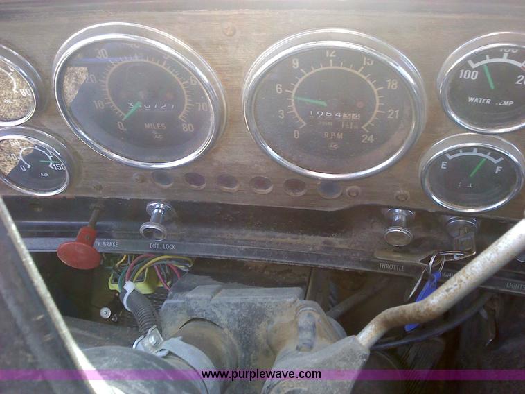 image for item 1610 1973 GMC 9500TS tandem axle grain truck