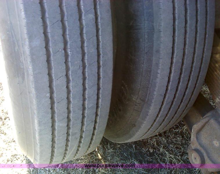 image for item 1610 1973 GMC 9500TS tandem axle grain truck