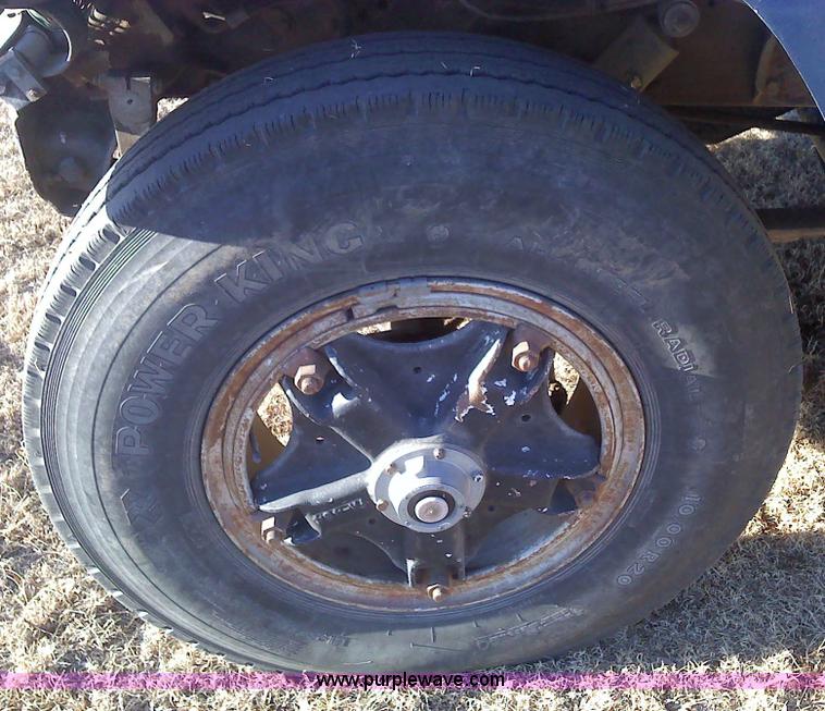 image for item 1610 1973 GMC 9500TS tandem axle grain truck