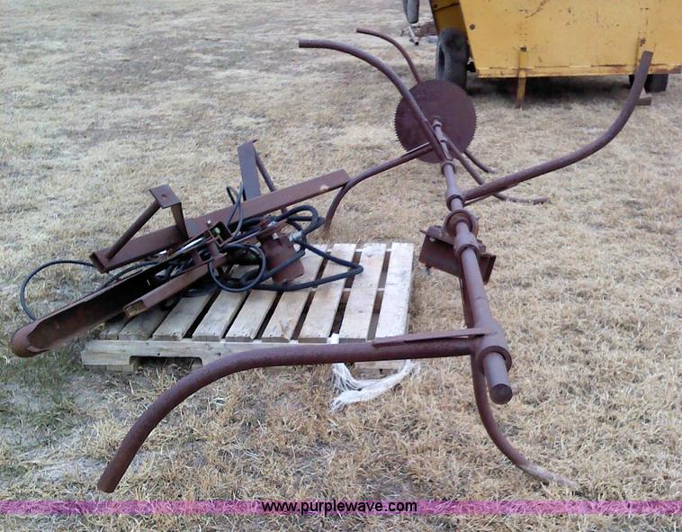 image for item 1802 8R30 corn reel