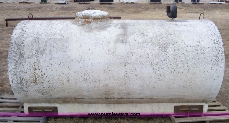 image for item 1804 Palmer 1981 fiberglass tank body