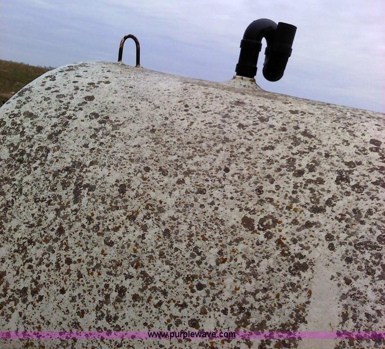 image for item 1804 Palmer 1981 fiberglass tank body