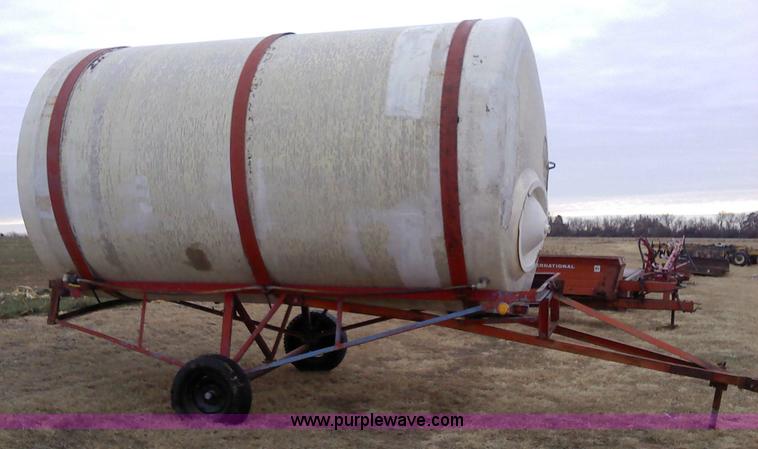 image for item 1805 Fiberglass fertilizer tip tank