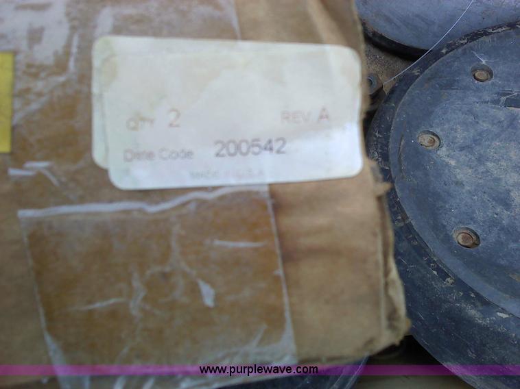 image for item 1824 Assorted planter parts