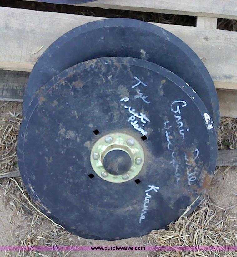 image for item 1824 Assorted planter parts