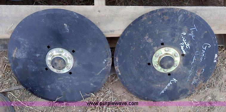 image for item 1824 Assorted planter parts