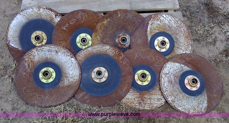 image for item 1824 Assorted planter parts