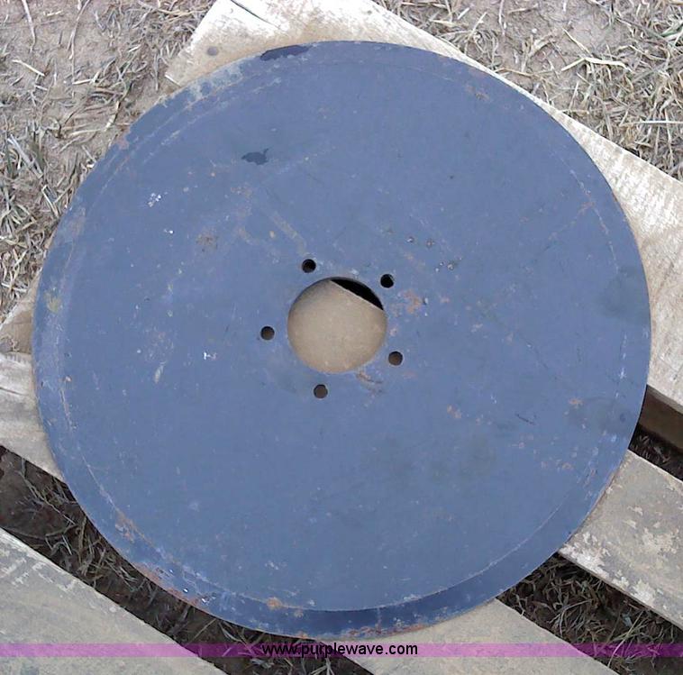 image for item 1824 Assorted planter parts