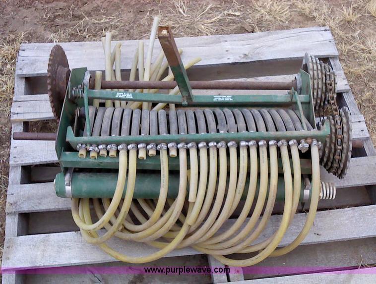 image for item 1831 CDS Ag 24, 24 row squeeze pump