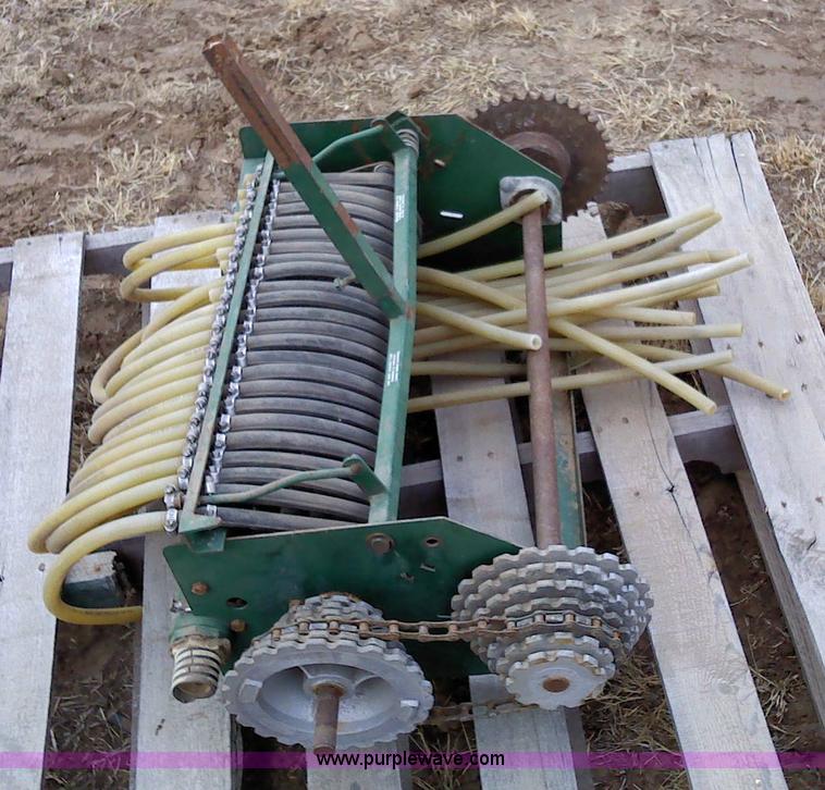 image for item 1831 CDS Ag 24, 24 row squeeze pump