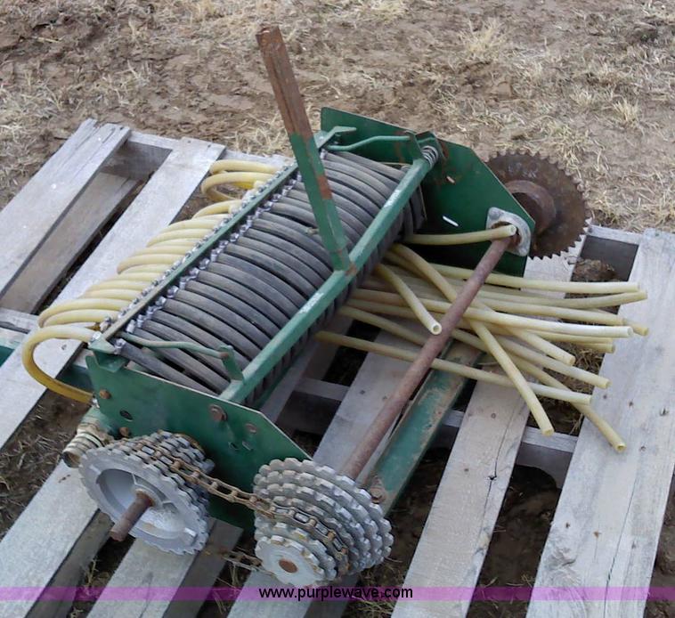 image for item 1831 CDS Ag 24, 24 row squeeze pump