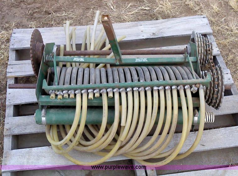 image for item 1831 CDS Ag 24, 24 row squeeze pump