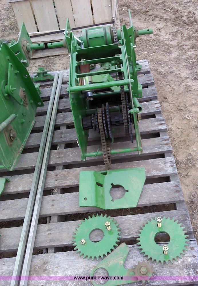 image for item 1832 John Deere 16R30 mechanical planter drive