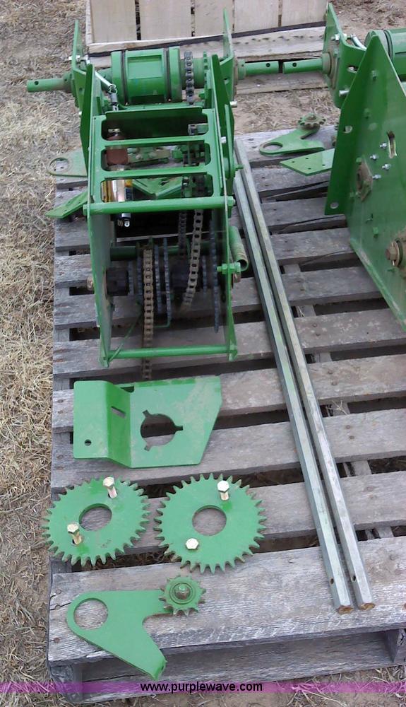 image for item 1832 John Deere 16R30 mechanical planter drive