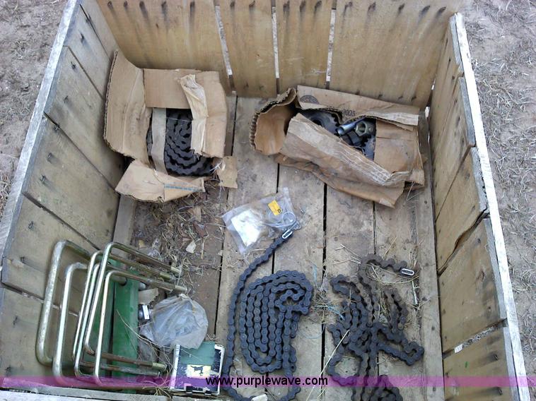 image for item 1832 John Deere 16R30 mechanical planter drive