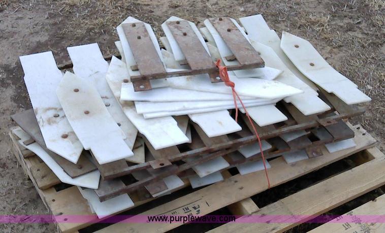 image for item 1833 Poly milo guards