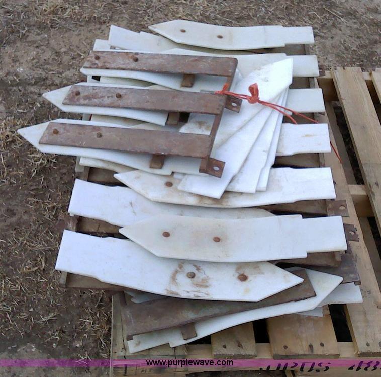 image for item 1833 Poly milo guards