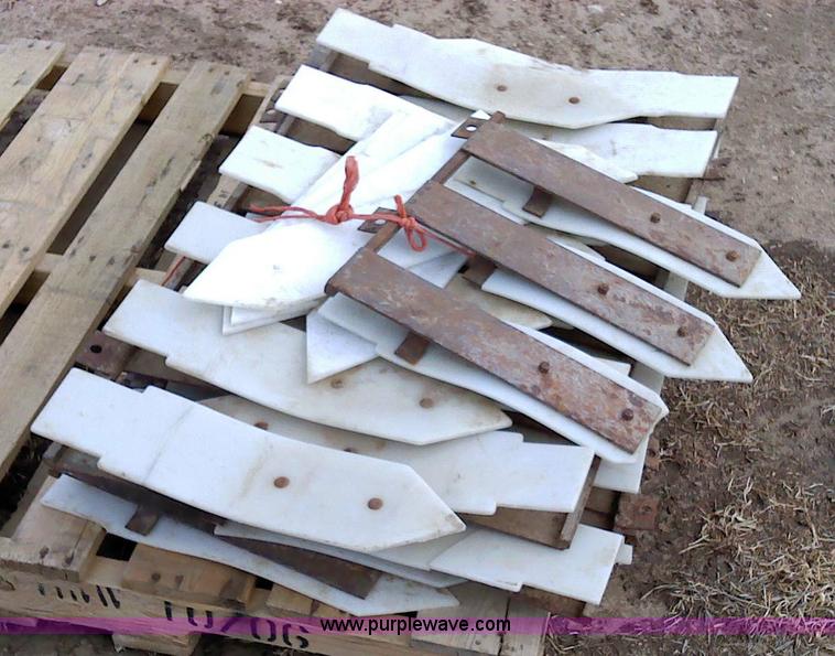 image for item 1833 Poly milo guards