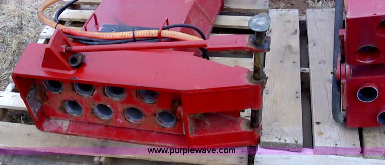 image for item 1839 CIH 30' Flex Air spreader booms