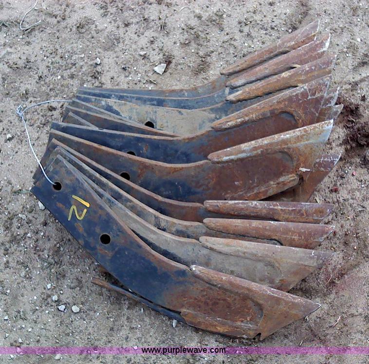 image for item 1846 (36) Adams single tube fertilizer knives