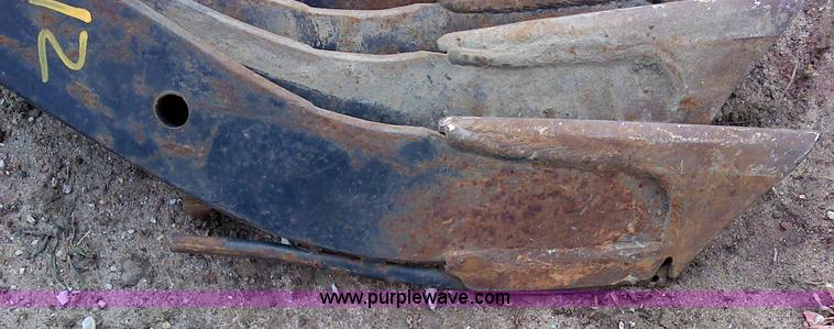 image for item 1846 (36) Adams single tube fertilizer knives