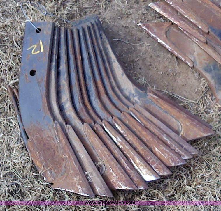 image for item 1846 (36) Adams single tube fertilizer knives