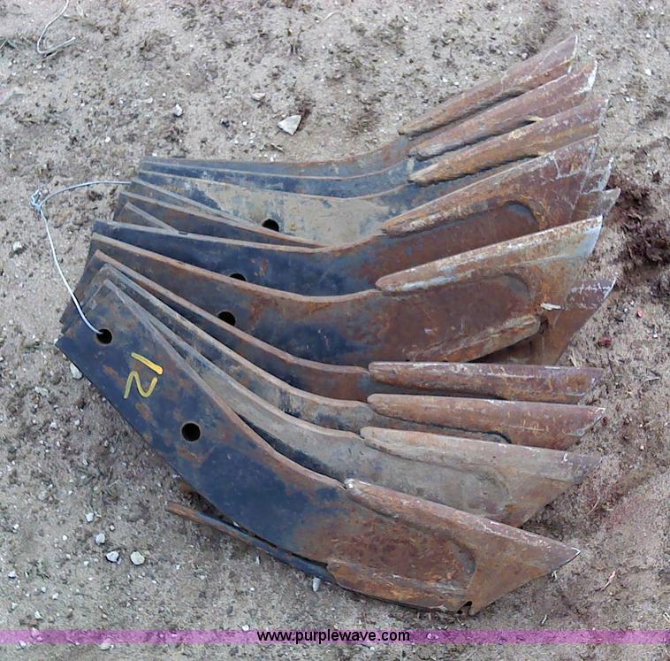 image for item 1846 (36) Adams single tube fertilizer knives