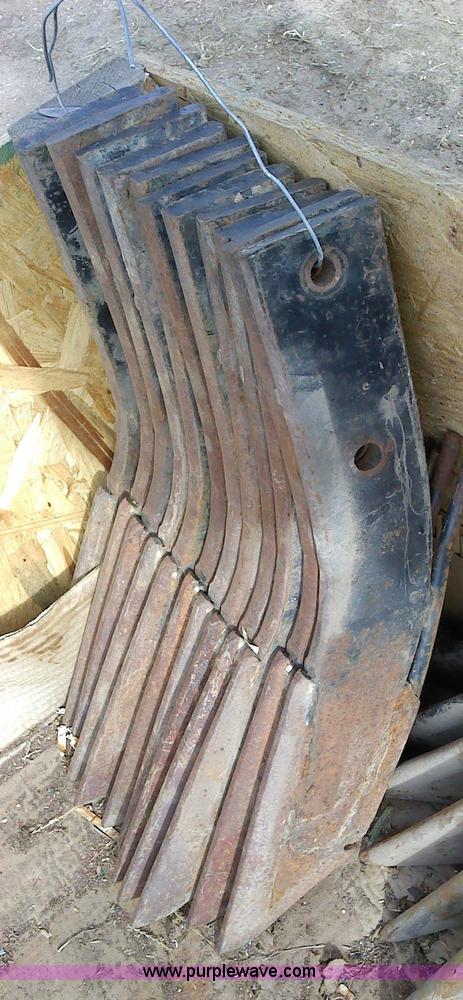 image for item 1846 (36) Adams single tube fertilizer knives