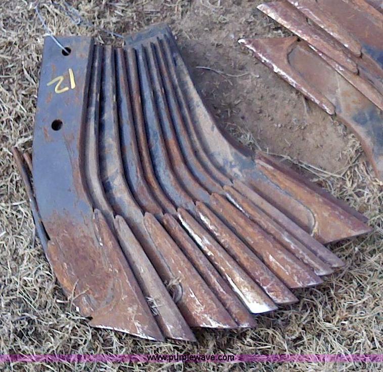 image for item 1846 (36) Adams single tube fertilizer knives