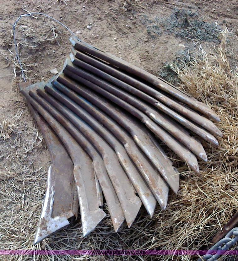 image for item 1846 (36) Adams single tube fertilizer knives