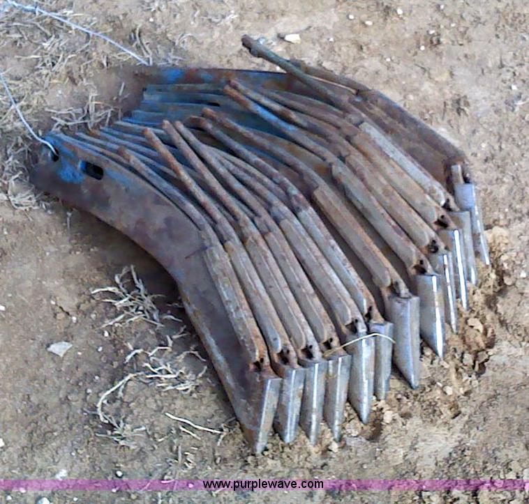 image for item 1846 (36) Adams single tube fertilizer knives