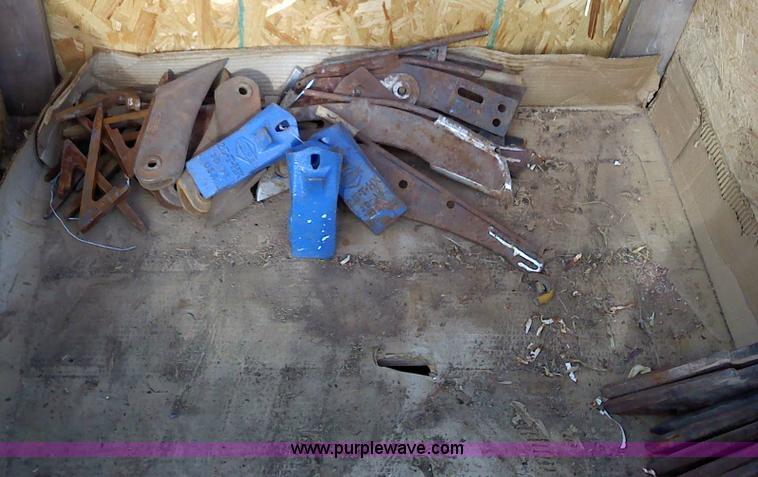 image for item 1849 (11) miscellaneous fertilizer knives and points