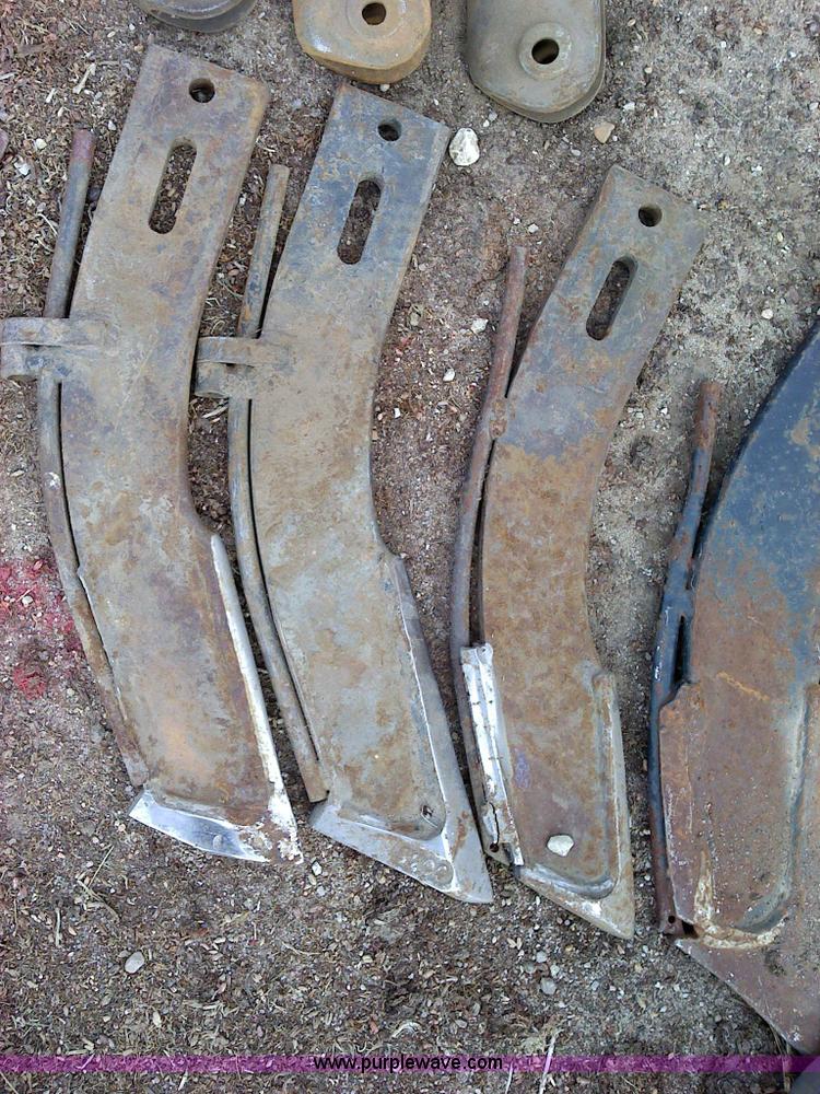 image for item 1849 (11) miscellaneous fertilizer knives and points
